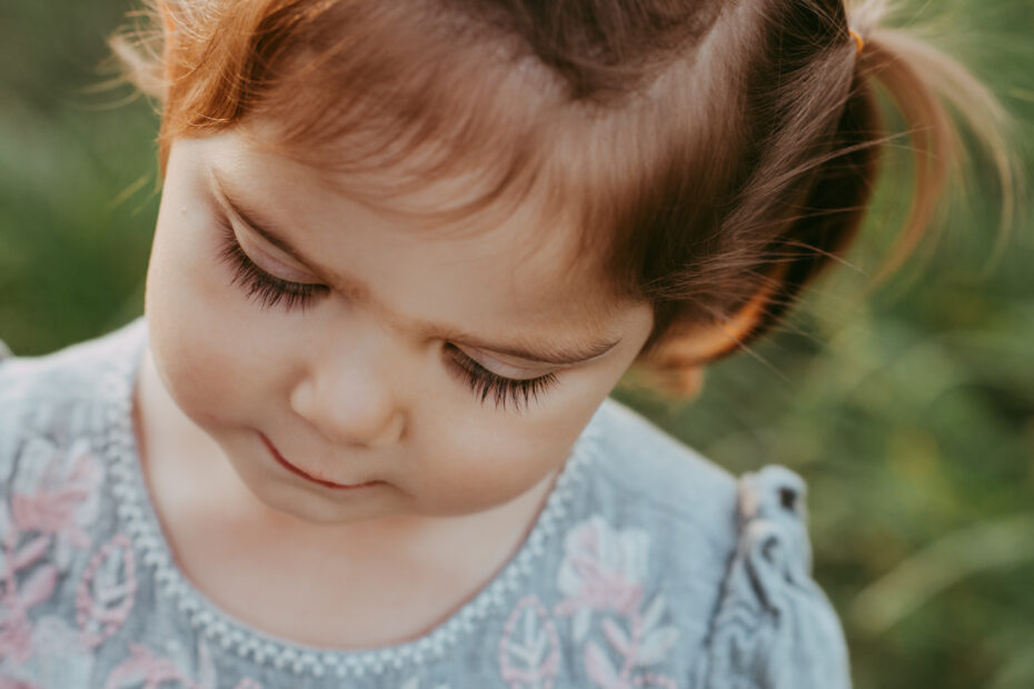 Wimpern als Detail im Kinderportrait